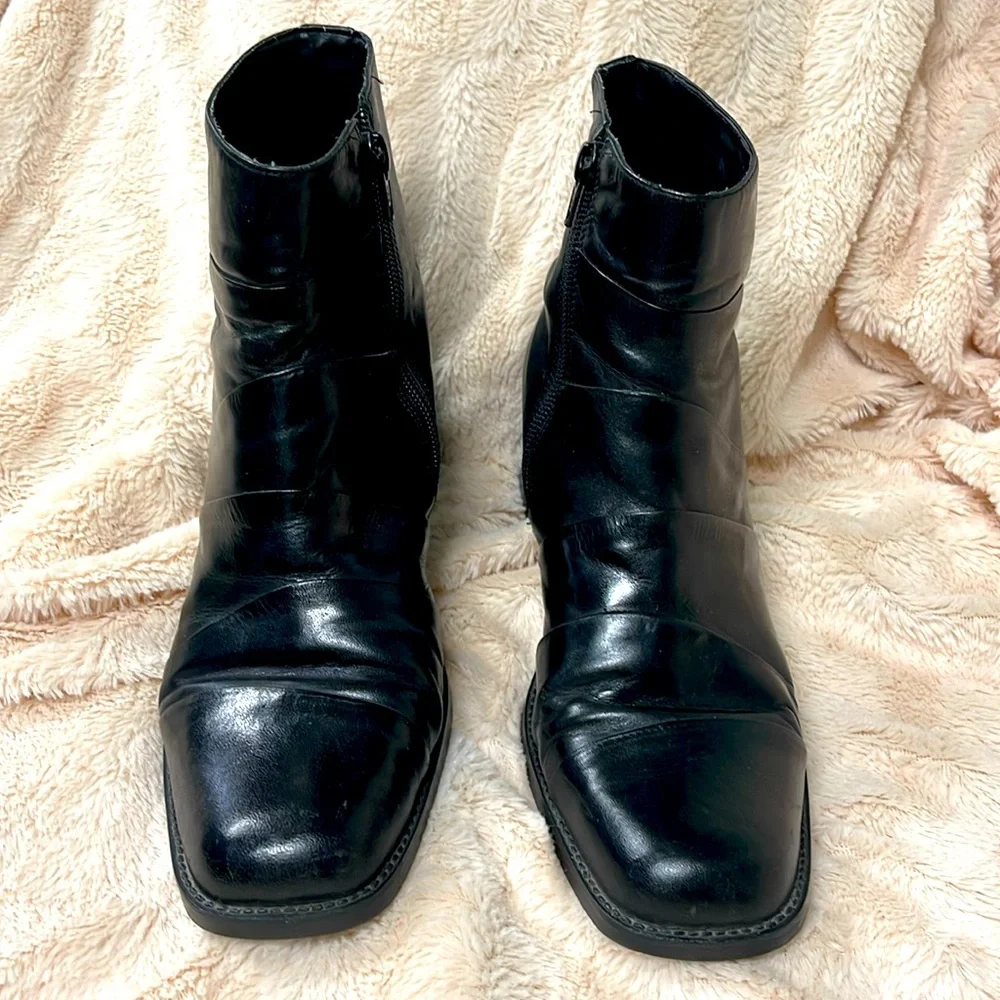 VINTAGE DIBA TRUE BLACK LEATHER DETAIL ANKLE BOOTS WITH A STACK HEEL SIZE 10M